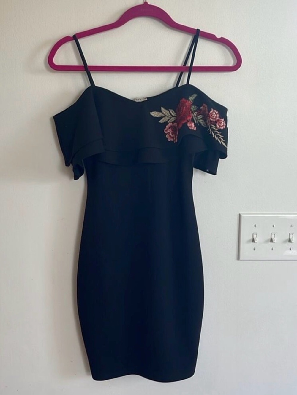 Pretty black dress Papaya